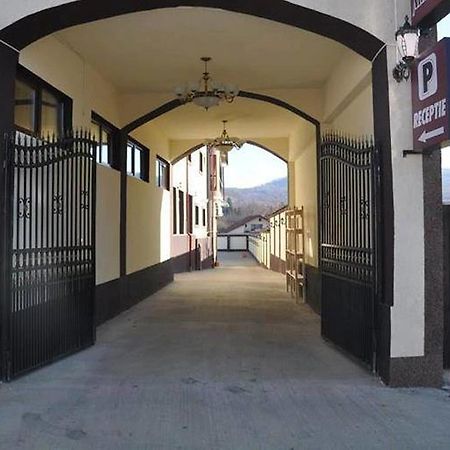 Pensiunea Brancoveneasca Campulung Dış mekan fotoğraf